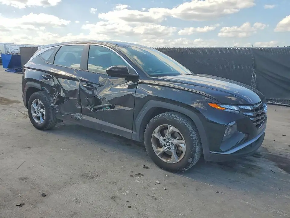 2024 HYUNDAI TUCSON SE  