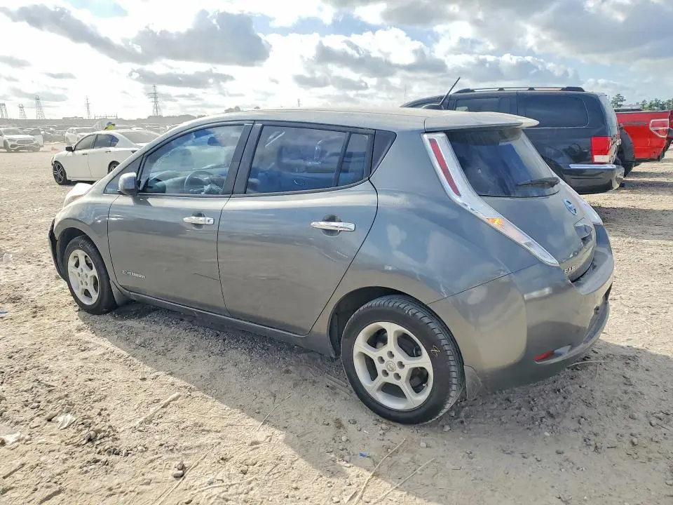 2015 NISSAN LEAF SV  