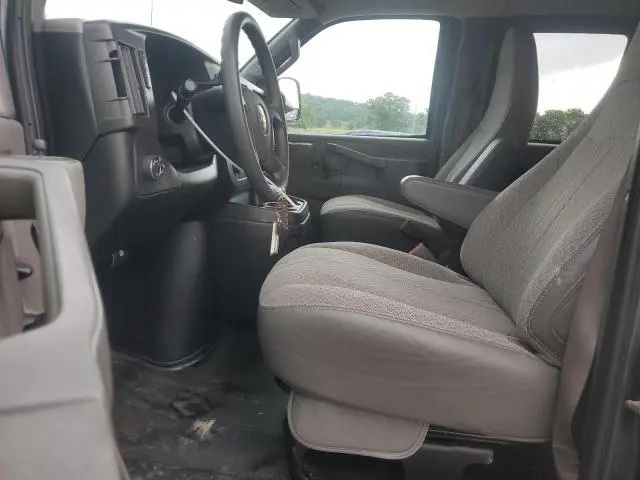 2017 CHEVROLET EXPRESS G2500 LT  