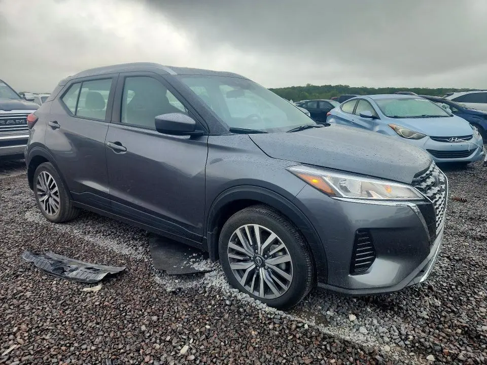 2024 NISSAN KICKS SV  