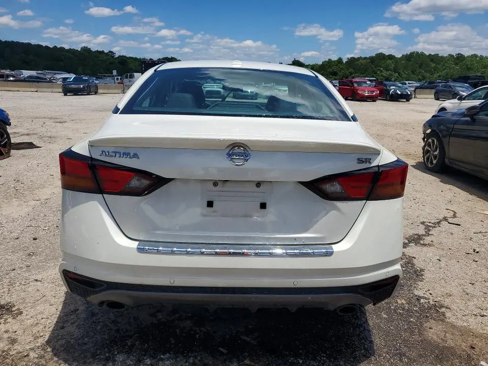 2022 NISSAN ALTIMA SR  