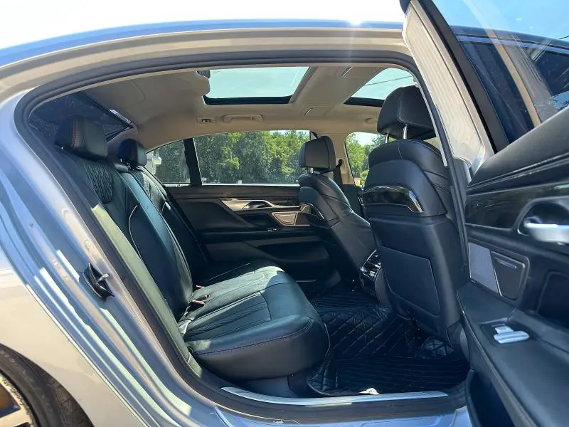 2016 BMW 750 XI  