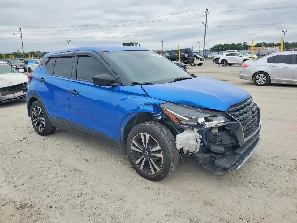2021 NISSAN KICKS S  
