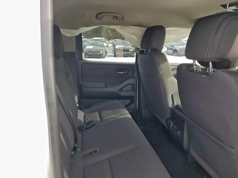 2024 NISSAN FRONTIER SV  