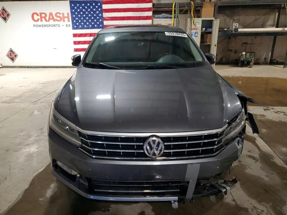 2017 VOLKSWAGEN PASSAT SE  