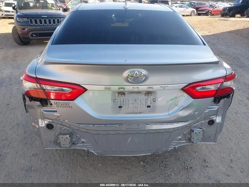 2019 TOYOTA CAMRY SE