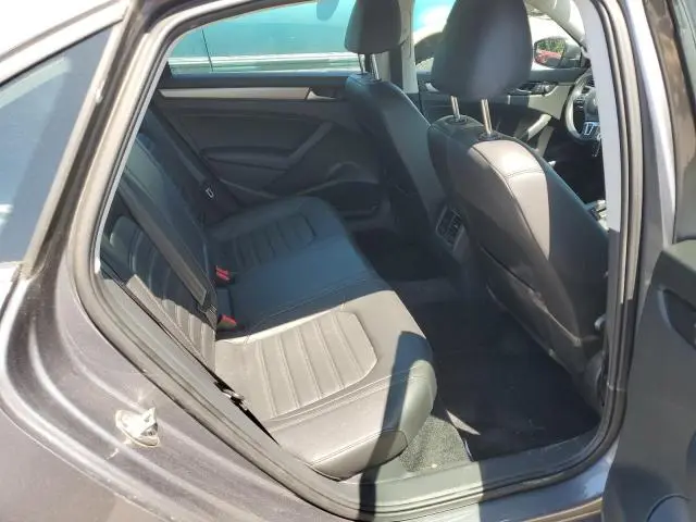 2015 VOLKSWAGEN PASSAT SE  
