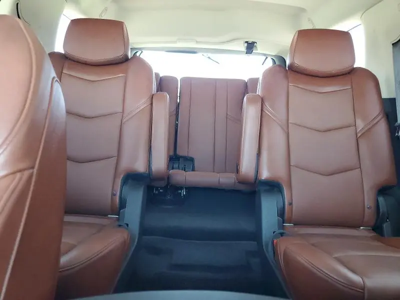 2016 CADILLAC ESCALADE LUXURY  