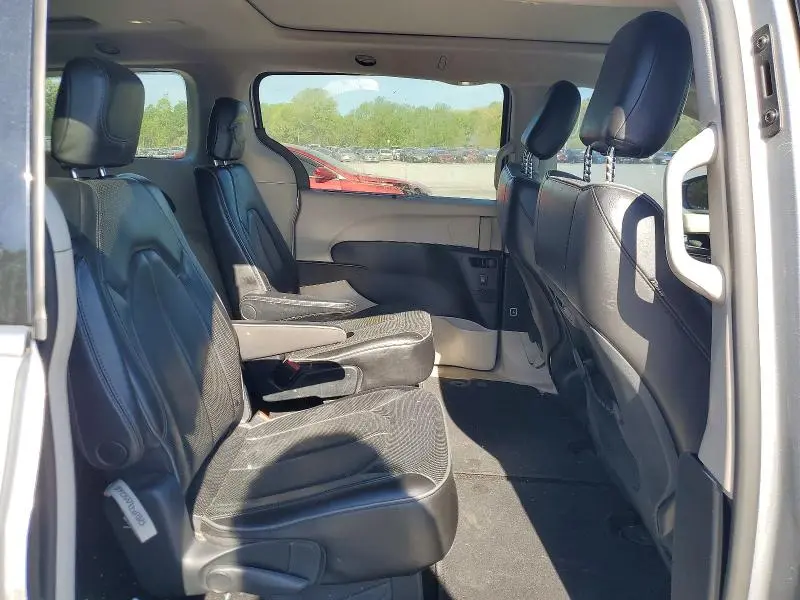 2019 CHRYSLER PACIFICA LIMITED  