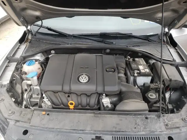 2013 VOLKSWAGEN PASSAT SE