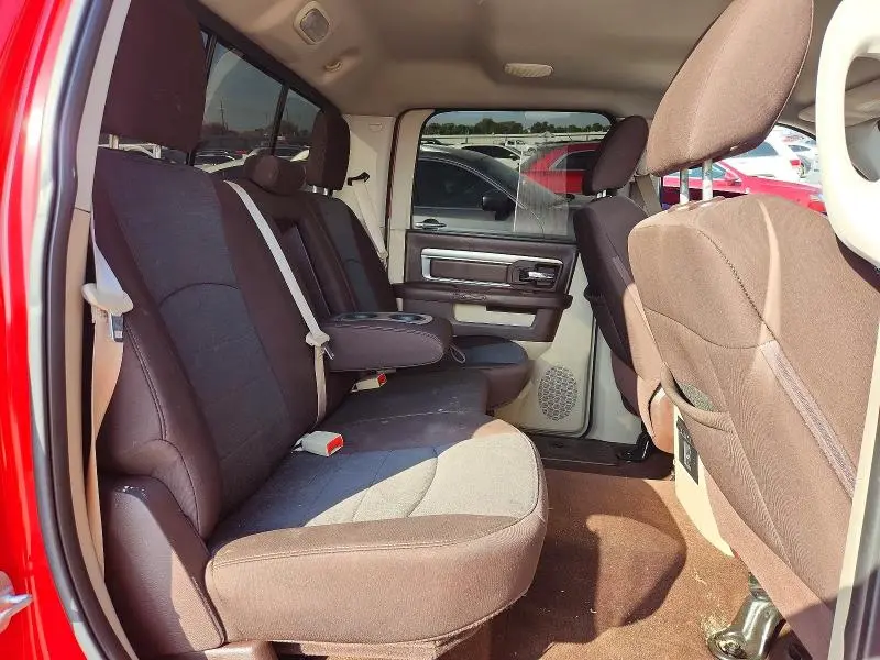 2016 RAM 1500 SLT  