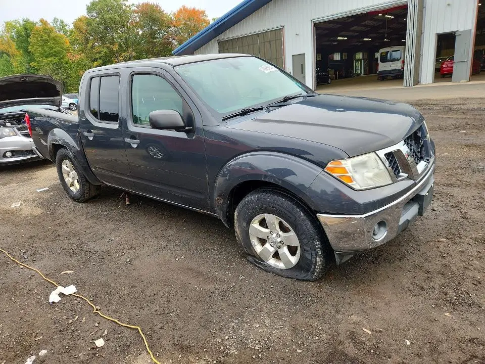 2010 NISSAN FRONTIER SE V6  