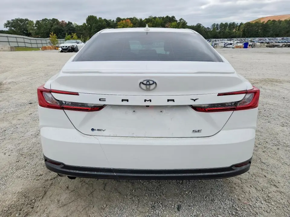 2026 TOYOTA CAMRY SE  