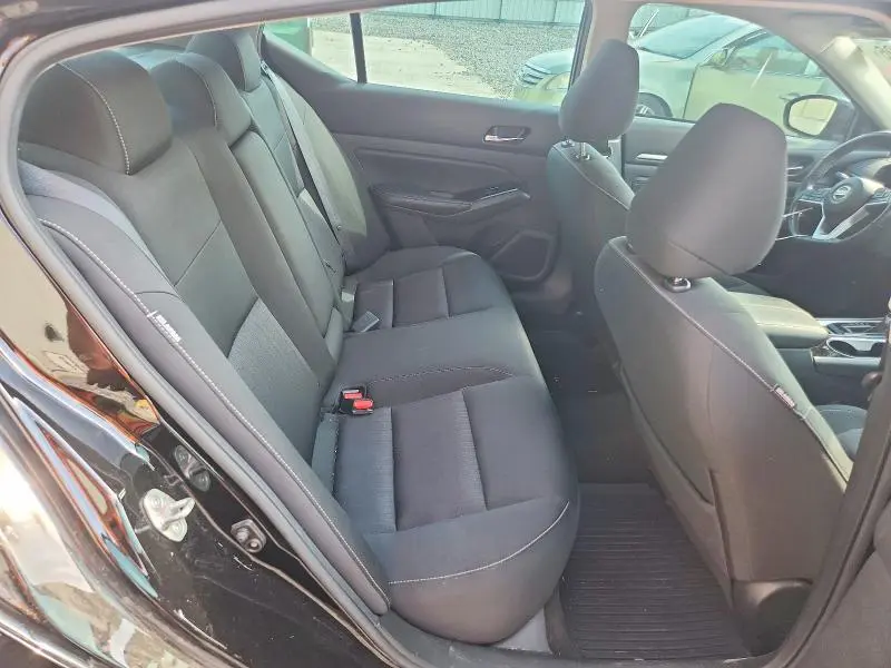 2022 NISSAN ALTIMA SV  