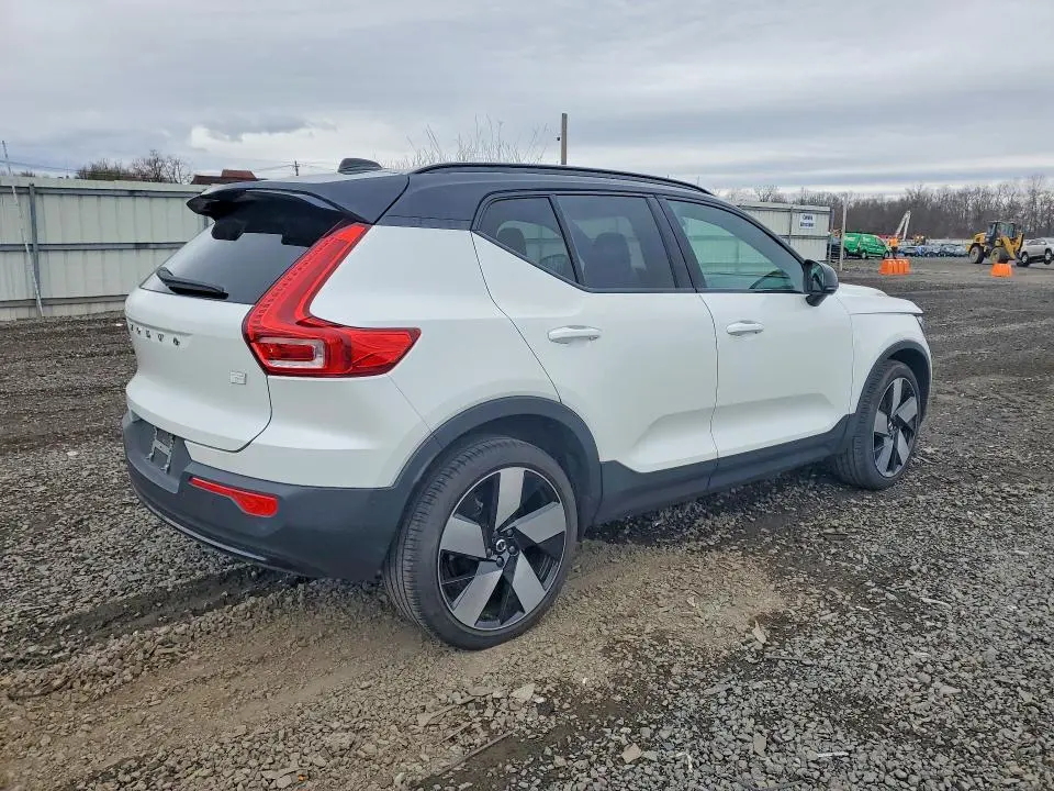 2024 VOLVO XC40 RECHARGE PLUS  