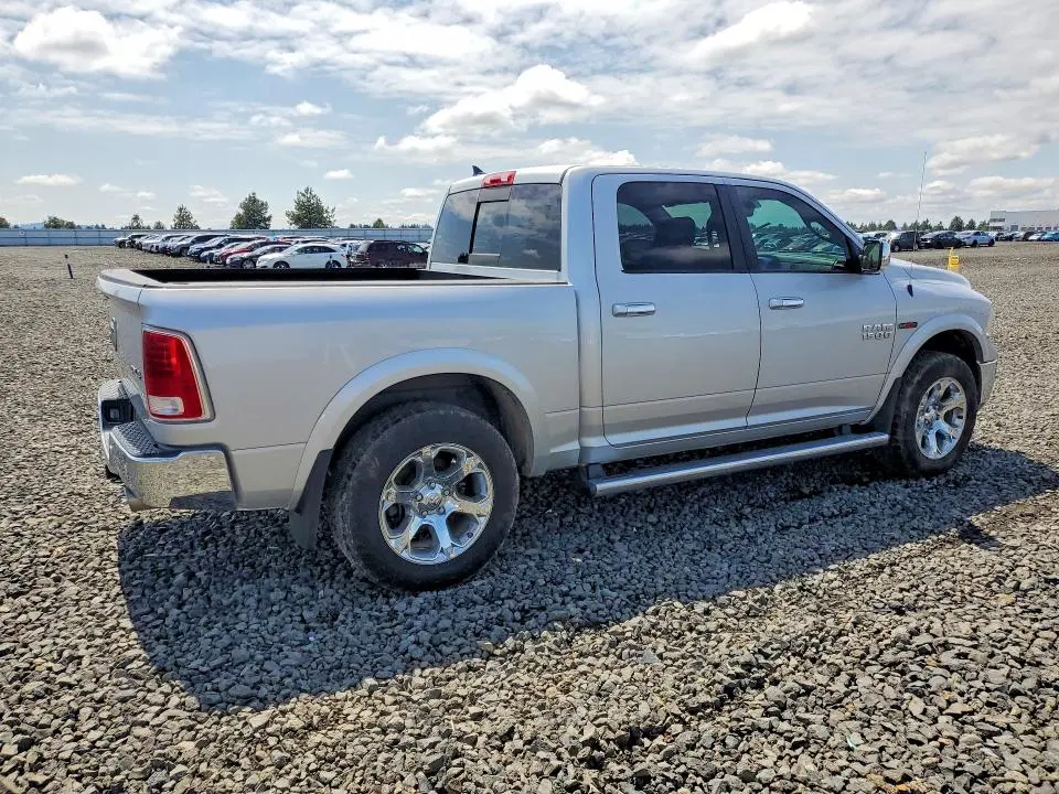 2016 RAM 1500 LARAMIE  