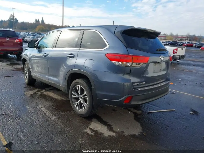 2019 TOYOTA HIGHLANDER LE