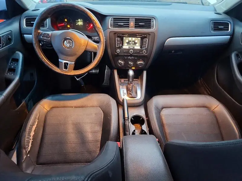 2011 VOLKSWAGEN JETTA SEL  