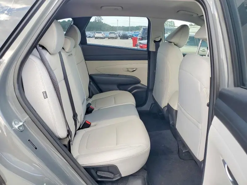2025 HYUNDAI TUCSON SE  