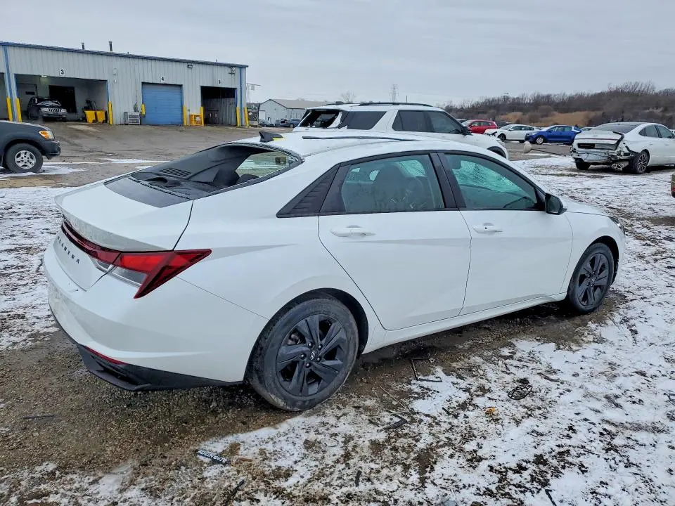 2021 HYUNDAI ELANTRA SEL  