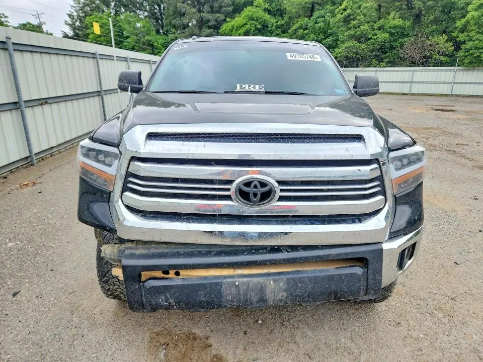 2017 TOYOTA TUNDRA SR5  