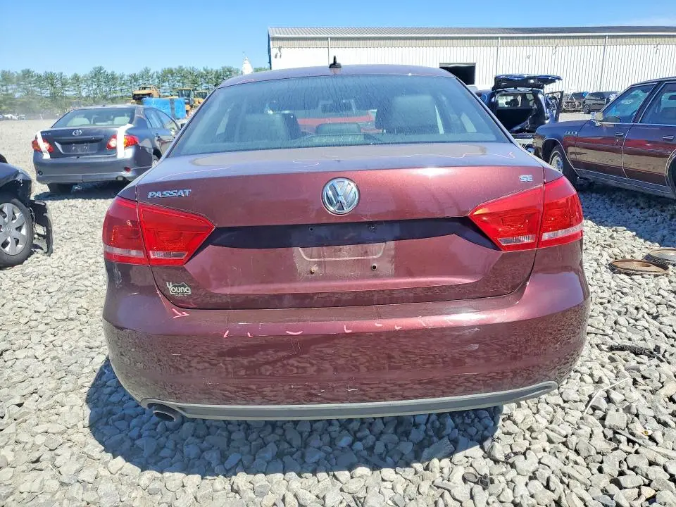 2013 VOLKSWAGEN PASSAT SE  
