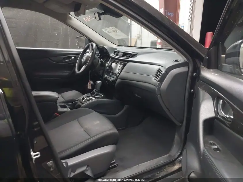 2019 NISSAN ROGUE SV