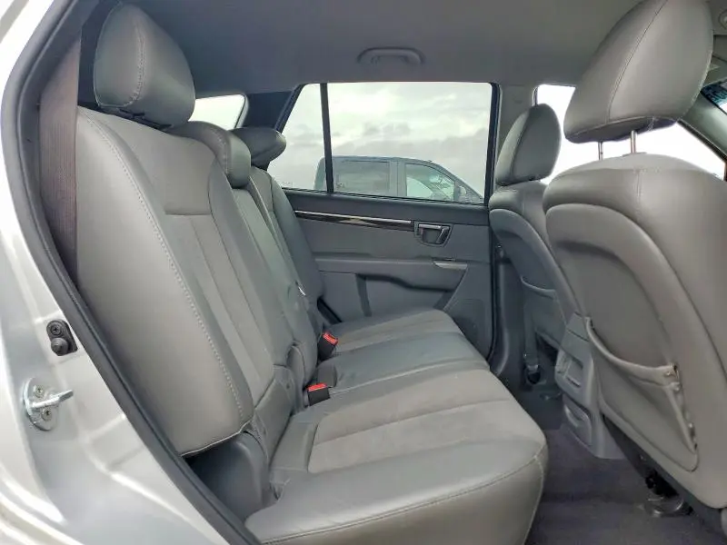 2012 HYUNDAI SANTA FE SE  