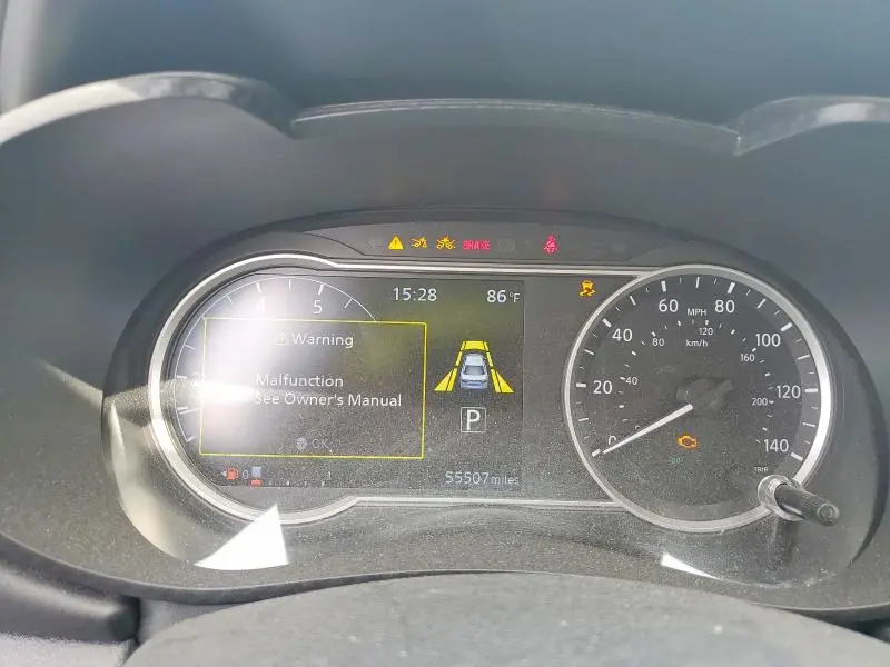 2021 NISSAN VERSA SR  