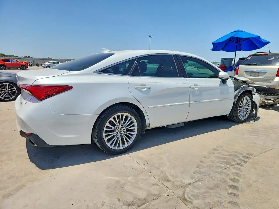 2019 TOYOTA AVALON LIMITED  