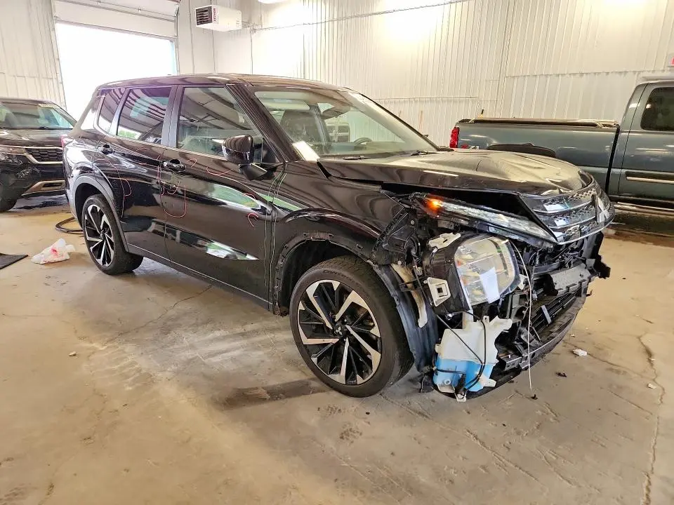 2022 MITSUBISHI OUTLANDER ES  