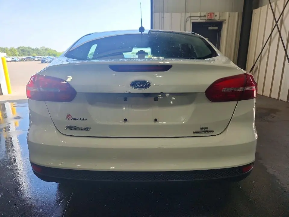 2016 FORD FOCUS SE  