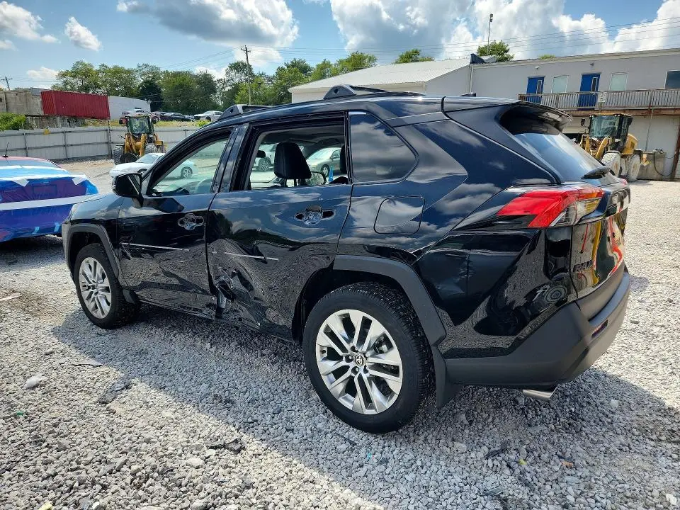 2025 TOYOTA RAV4 XLE PREMIUM  
