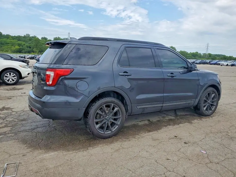 2017 FORD EXPLORER XLT  