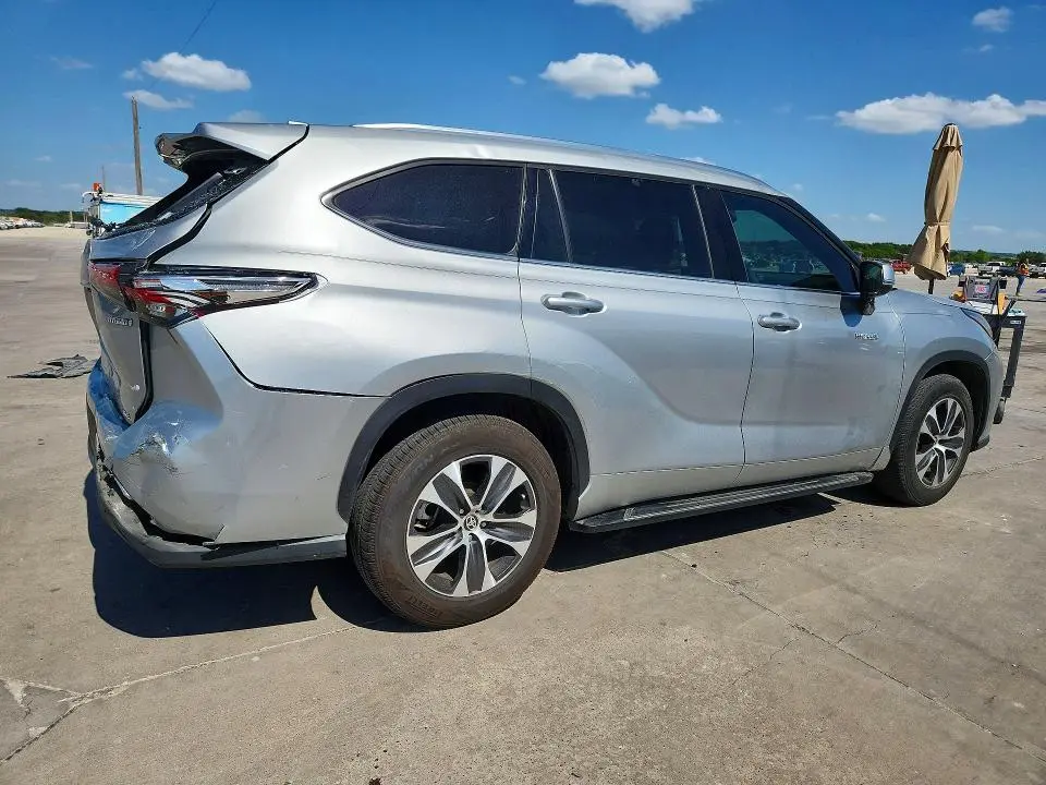 2020 TOYOTA HIGHLANDER HYBRID XLE  