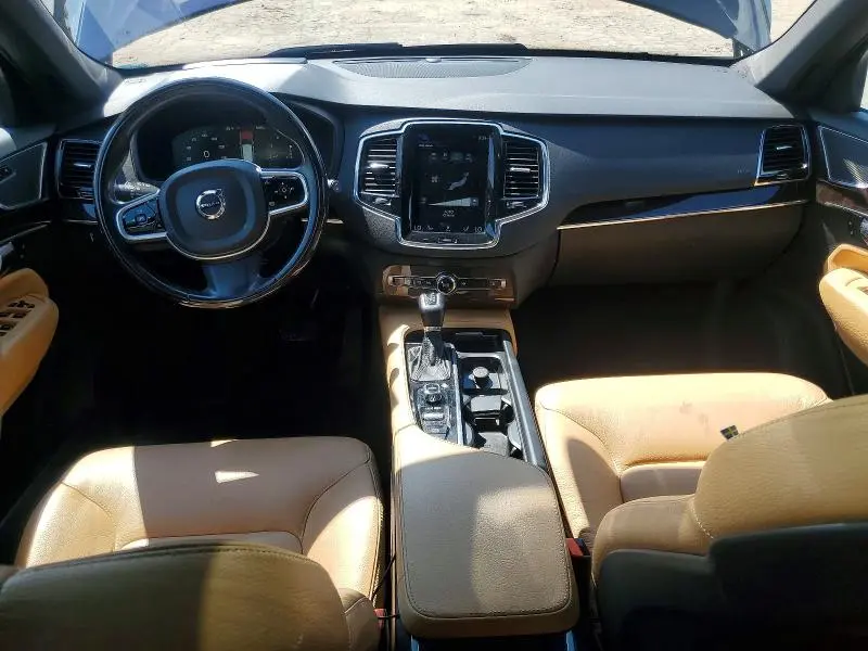 2017 VOLVO XC90 T6  
