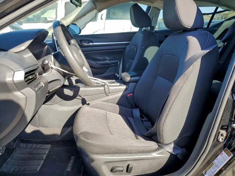 2022 NISSAN ALTIMA SV  