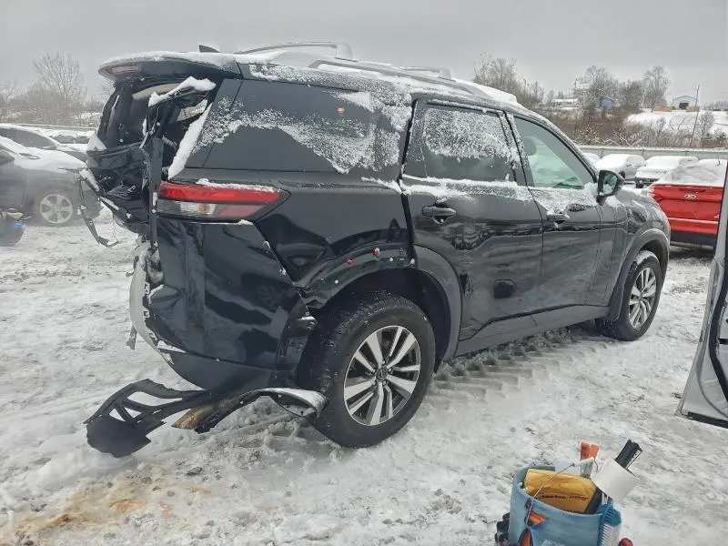 2023 NISSAN PATHFINDER SL  