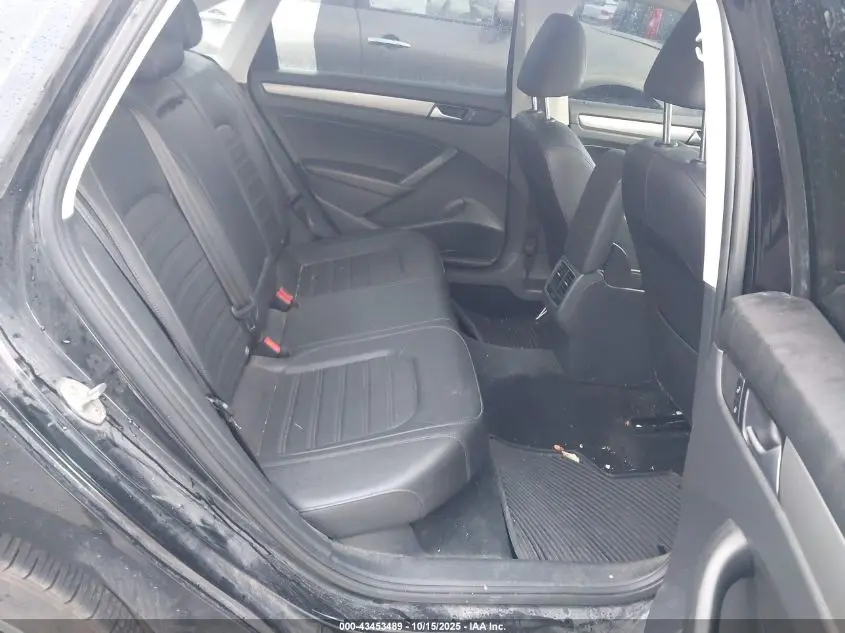 2015 VOLKSWAGEN PASSAT 1.8T SE