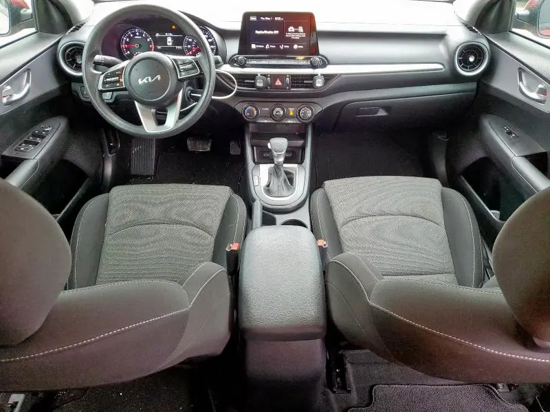 2023 KIA FORTE LX  