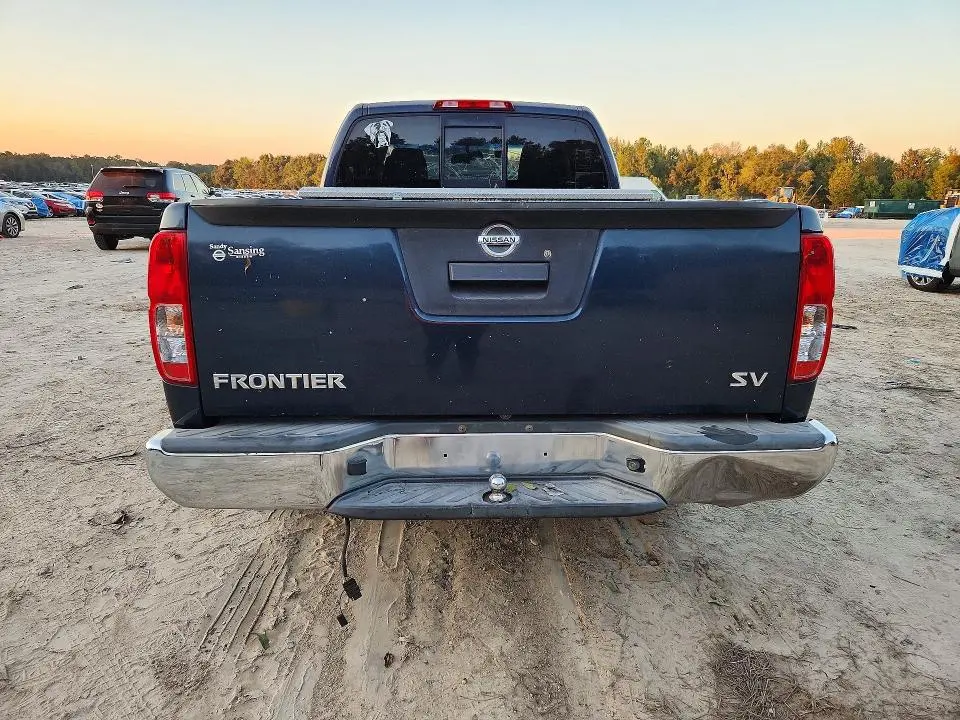 2017 NISSAN FRONTIER SV  