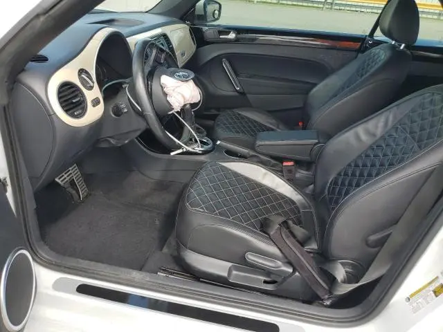 2019 VOLKSWAGEN BEETLE S  