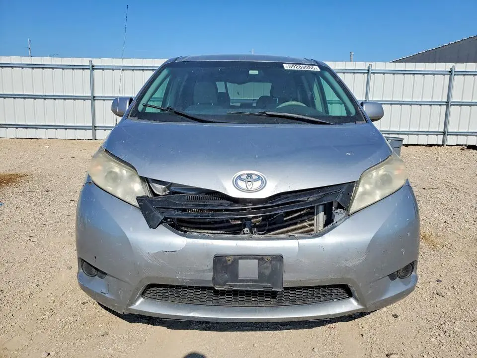 2011 TOYOTA SIENNA LE  