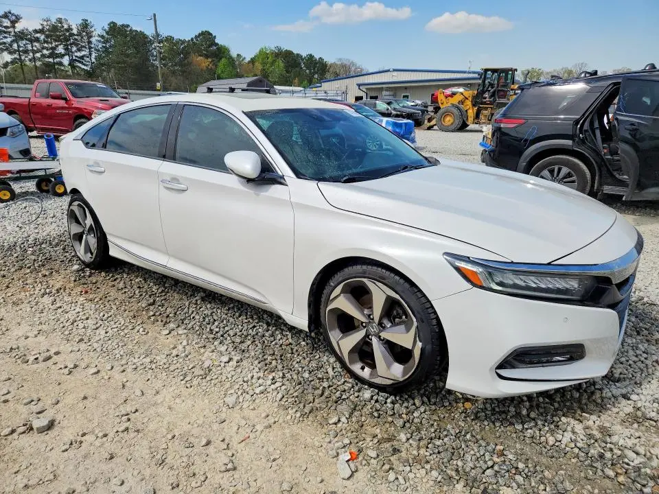2019 HONDA ACCORD TOURING  