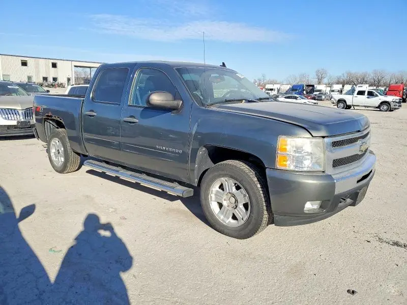 2011 CHEVROLET SILVERADO K1500 LT  