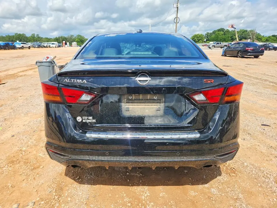 2023 NISSAN ALTIMA SR  