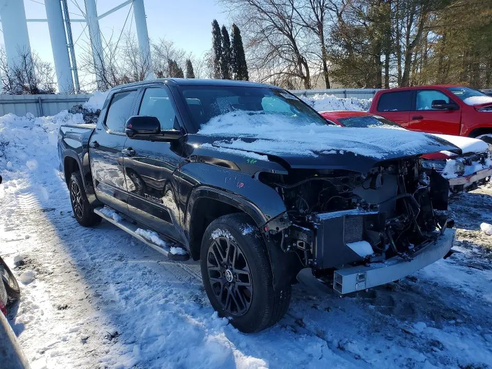 2024 TOYOTA TUNDRA CREWMAX LIMITED  