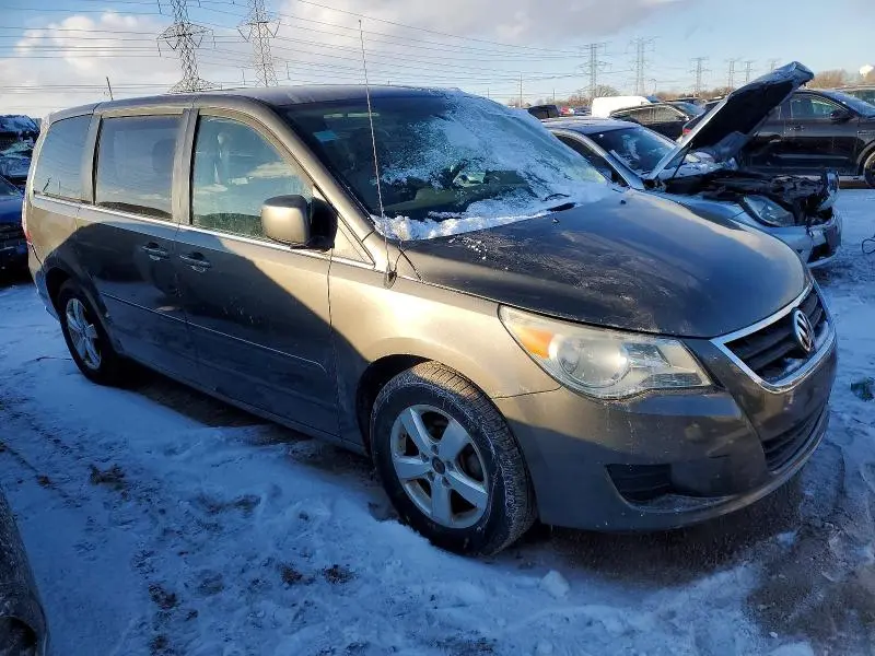 2010 VOLKSWAGEN ROUTAN SE  