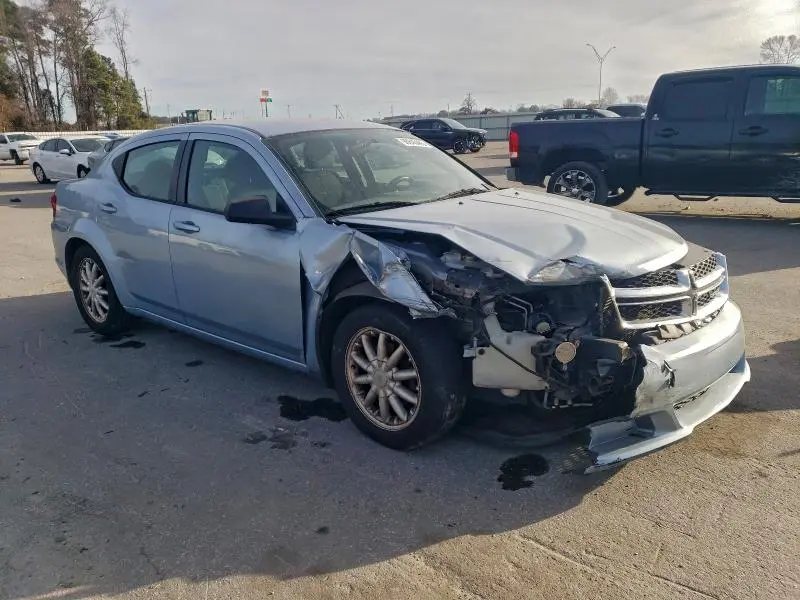 2013 DODGE AVENGER SE  