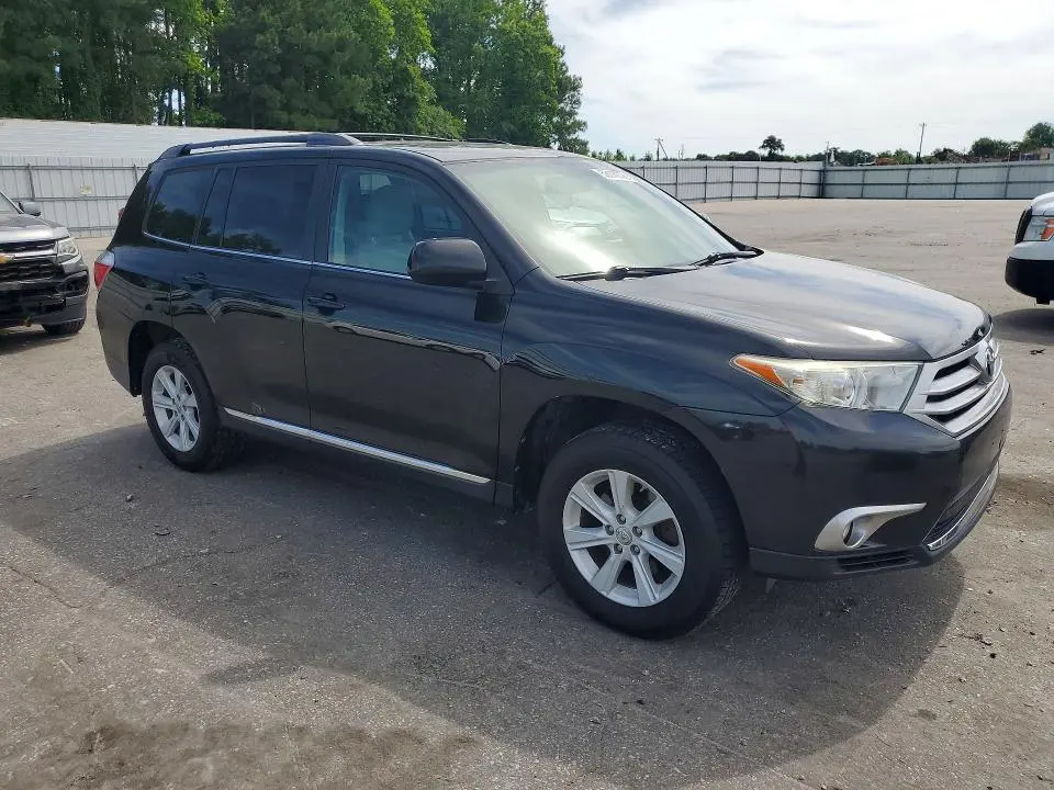 2012 TOYOTA HIGHLANDER SE  